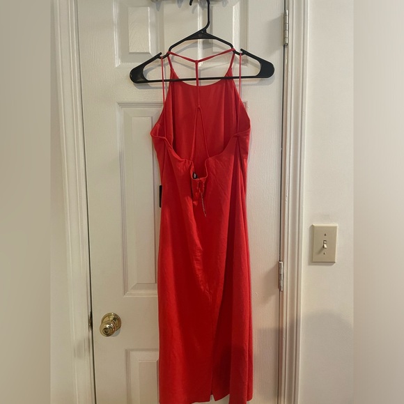 Red fitted cocktail dress - never worn! - Picture 3 of 5